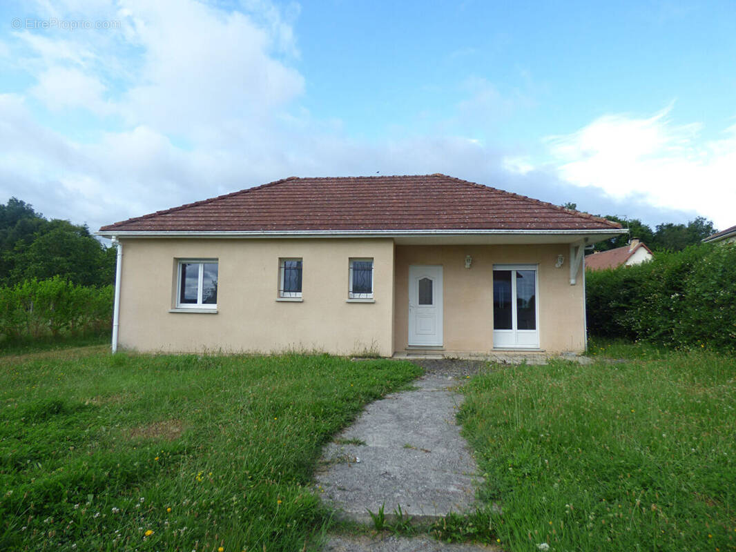 Maison à DOMERAT