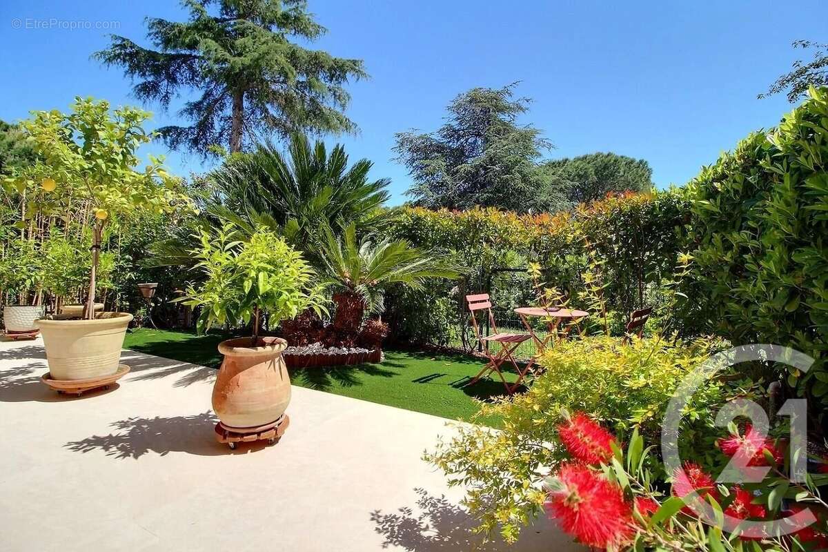 Appartement à VILLENEUVE-LOUBET