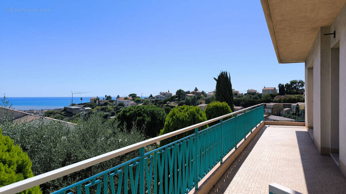 Photo 1 - Appartement à SAINT-LAURENT-DU-VAR