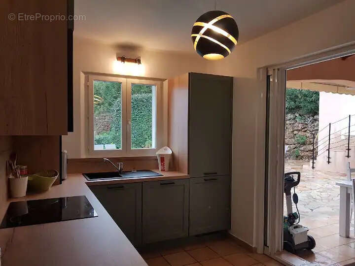 Maison à ROQUEBRUNE-SUR-ARGENS