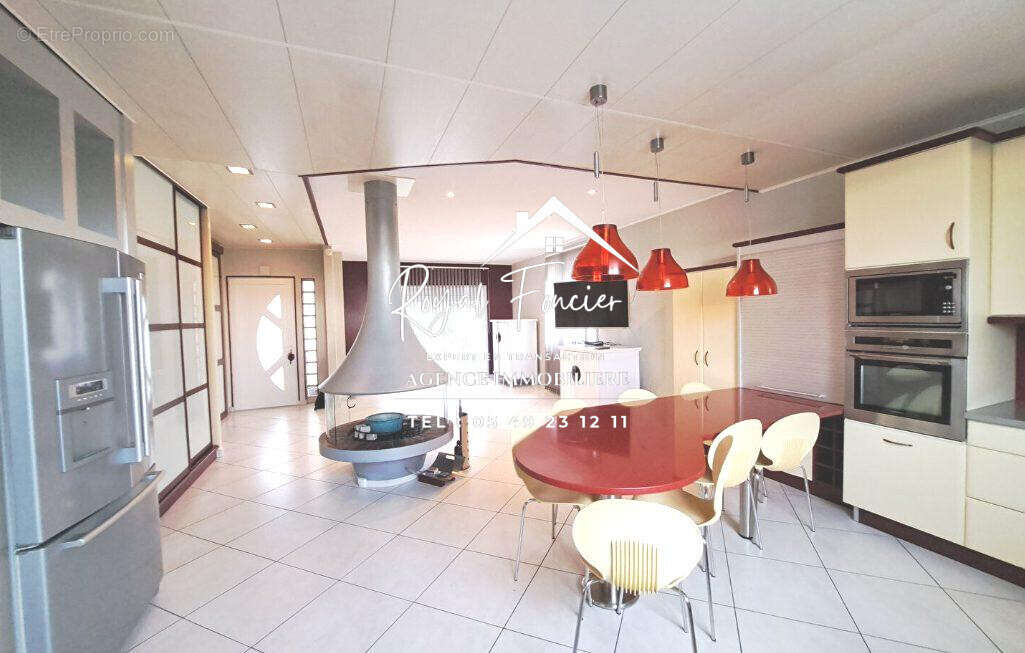 Pièce de vie de 40 m2  - Maison à CHATELLERAULT