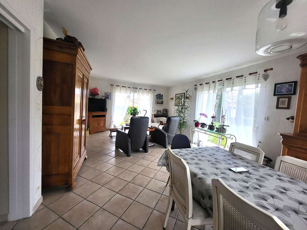 Maison à NUEIL-LES-AUBIERS