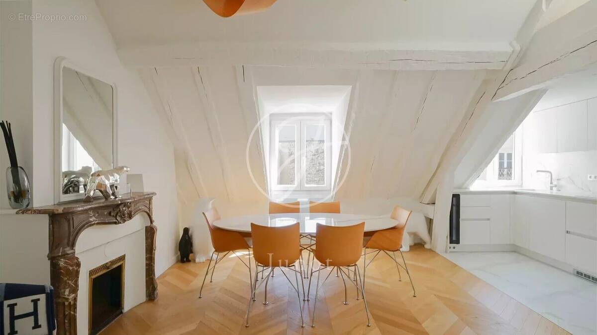 Appartement à PARIS-2E