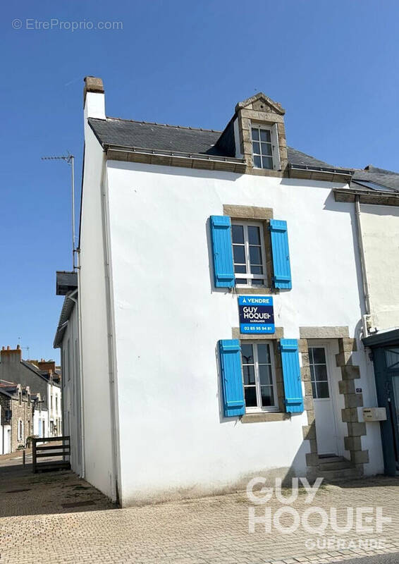 Maison à LA TURBALLE