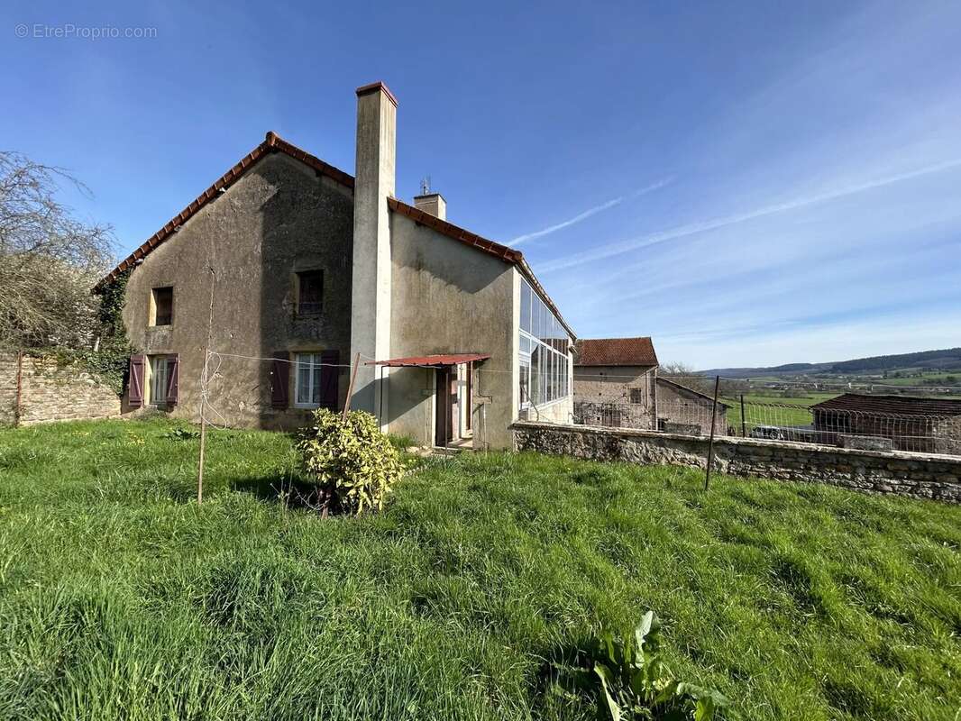 Maison à CLUNY