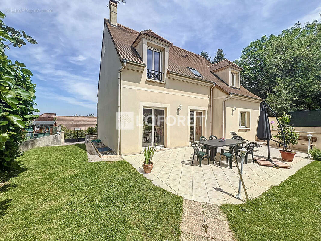Maison à LINAS