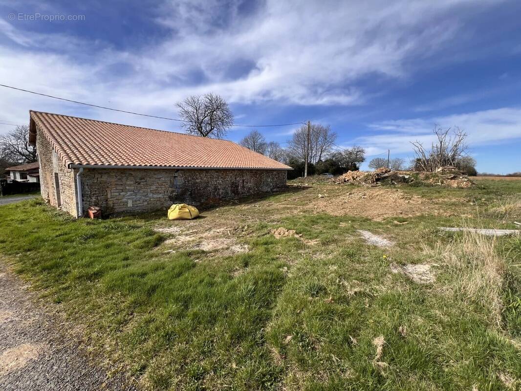 Maison à CHAMPAGNE-MOUTON