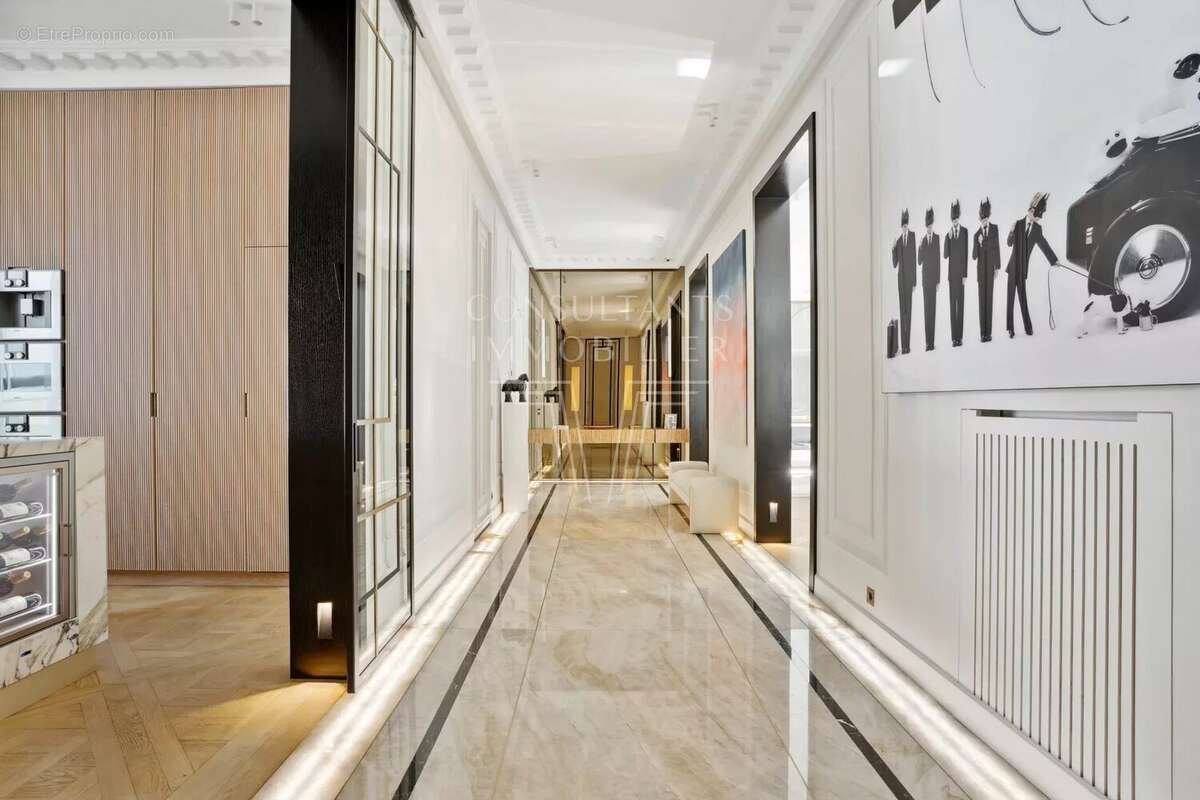 Appartement à PARIS-16E