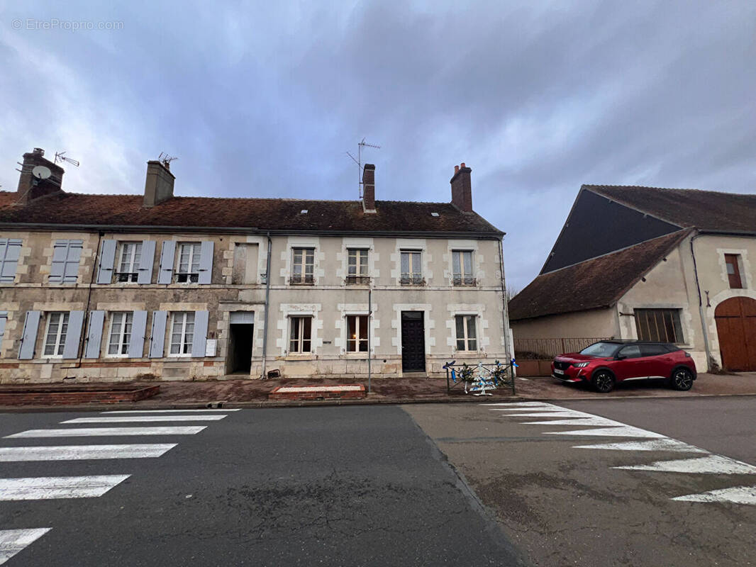 Maison à LAVAU