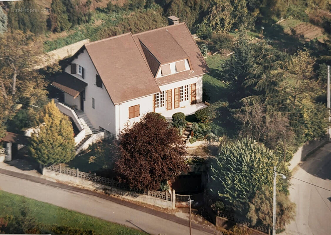 Maison à NEUVILLE-SUR-SAONE