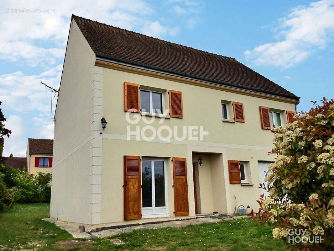 Maison à EPONE