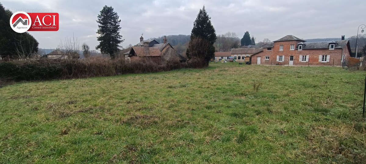 Terrain à LYONS-LA-FORET