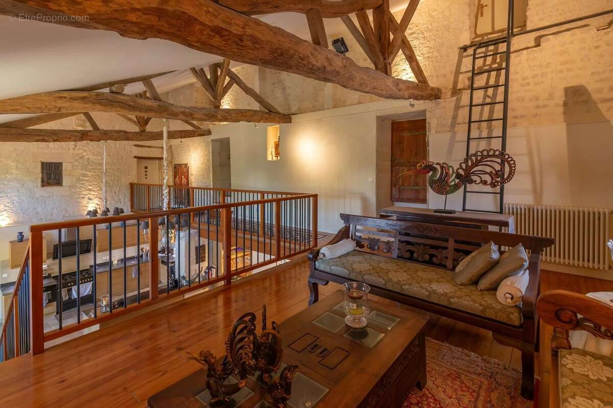 Maison à SEGONZAC