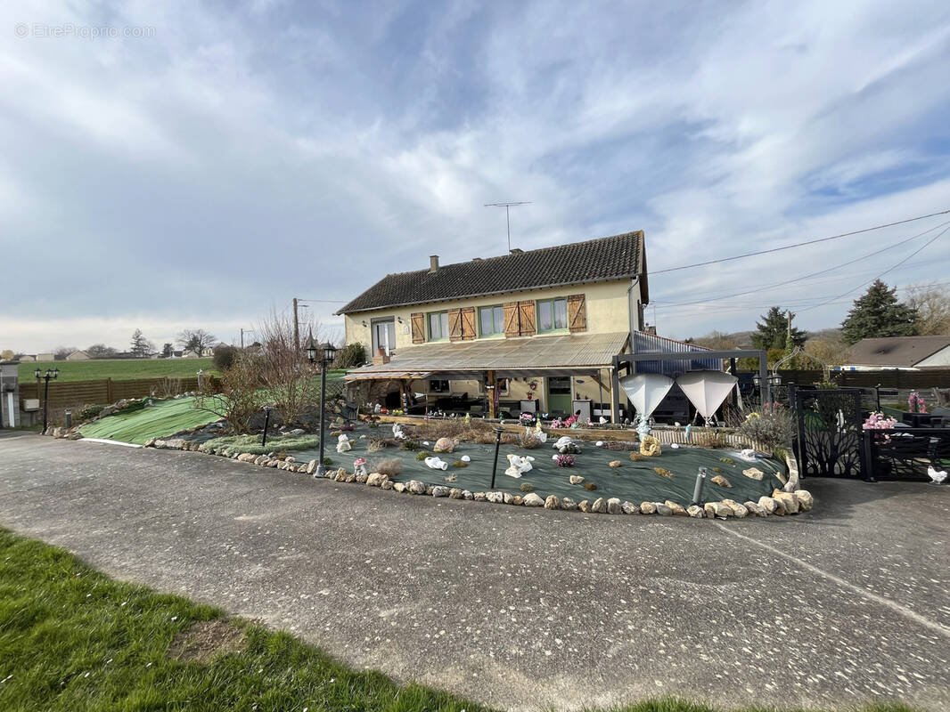 Maison à EGREVILLE