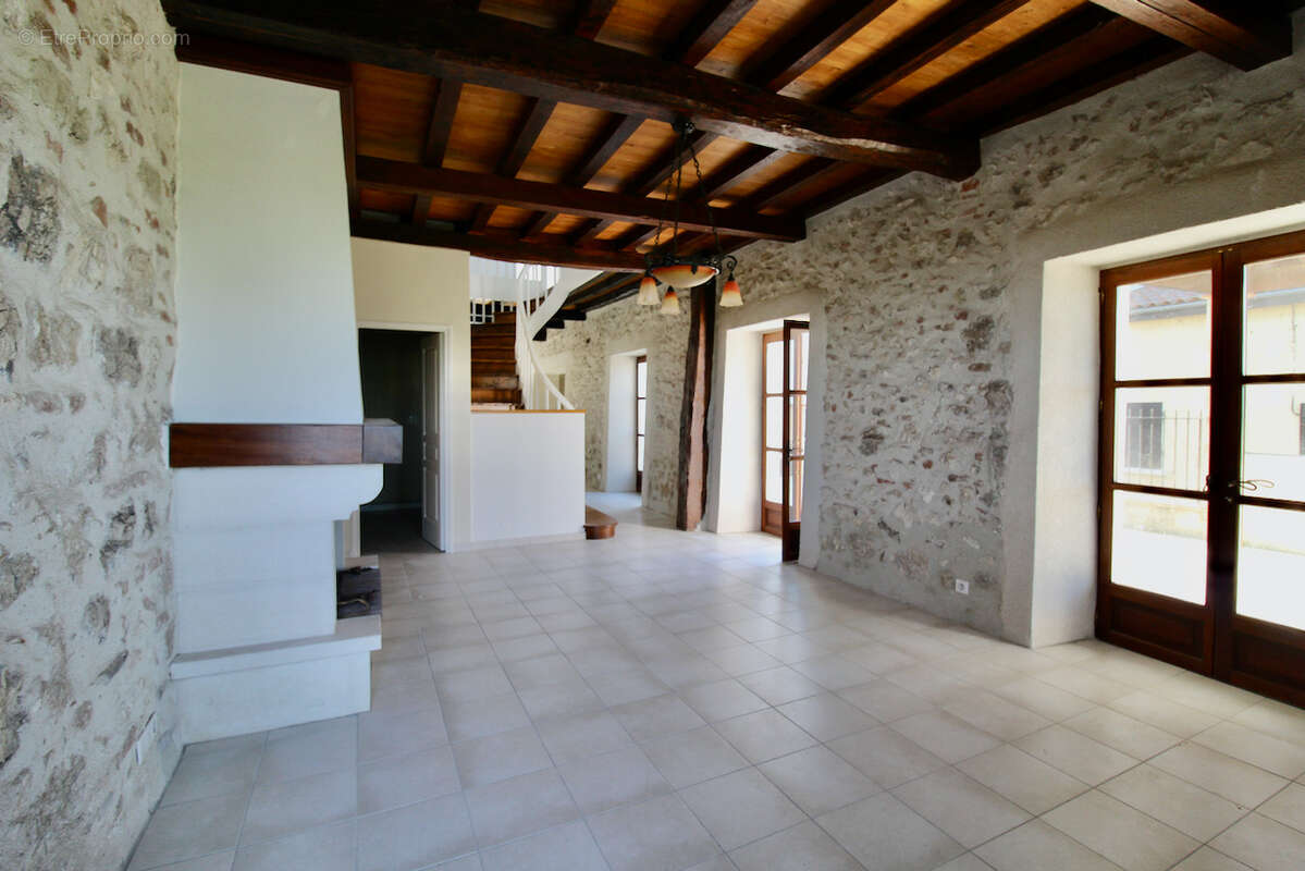 Maison à MONCLAR
