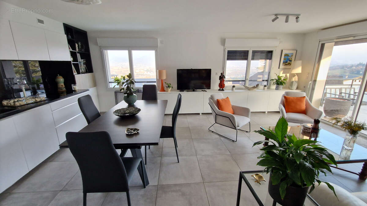 Appartement à BARBERAZ