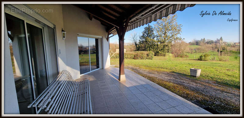 Maison à BAGE-LE-CHATEL