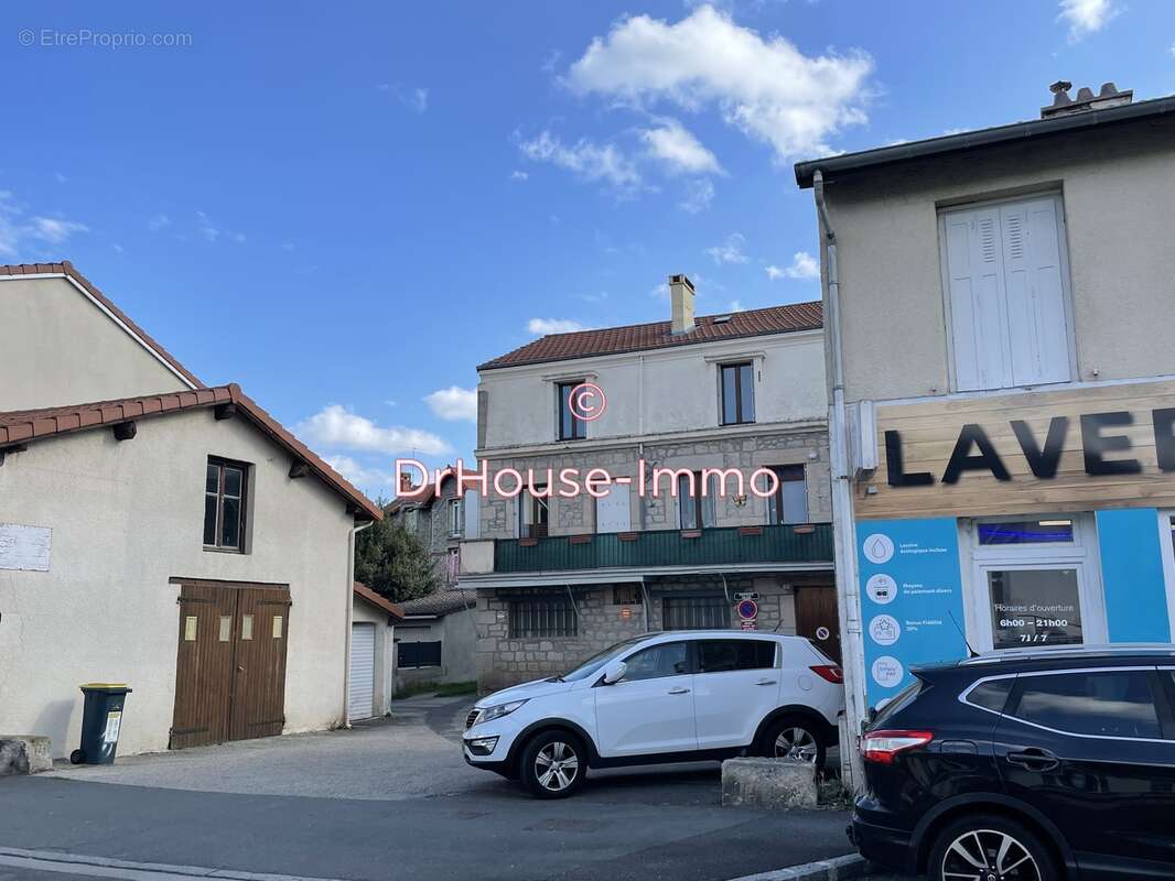Appartement à UNIEUX