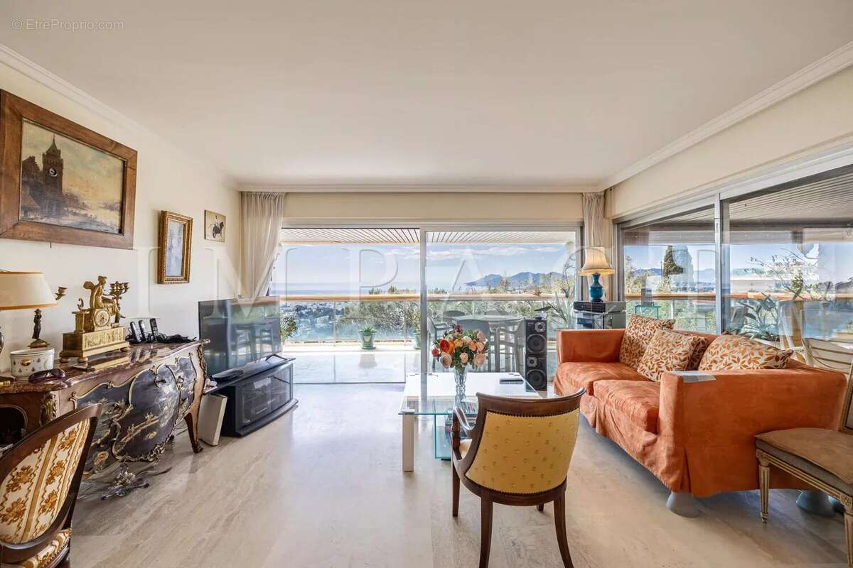 Appartement à LE CANNET