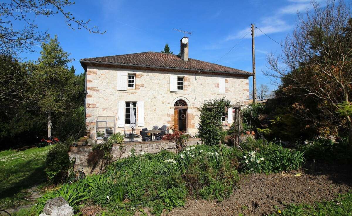 Maison à SAINT-PAUL-D&#039;ESPIS