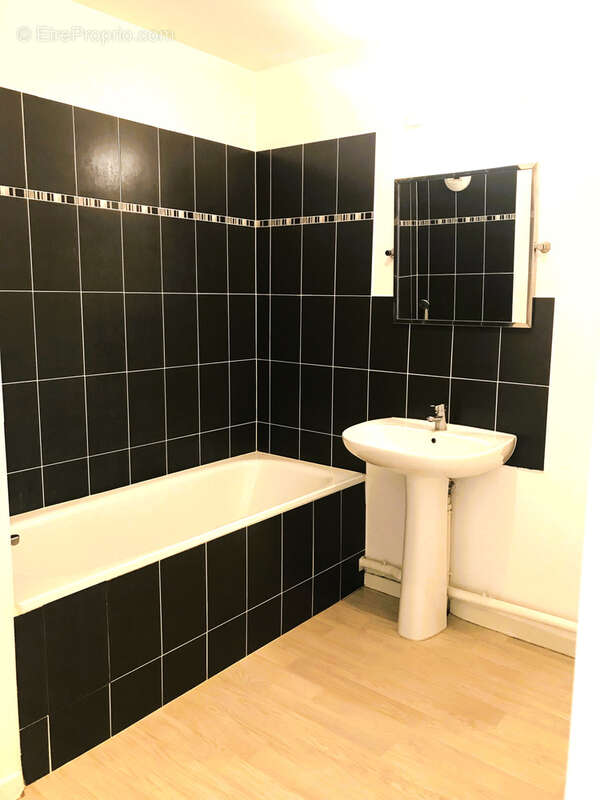 Appartement à FONTENAY-LE-FLEURY