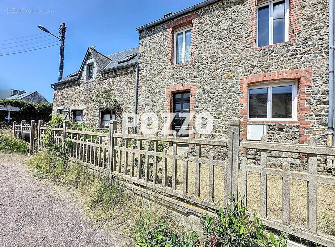 Maison à AGON-COUTAINVILLE