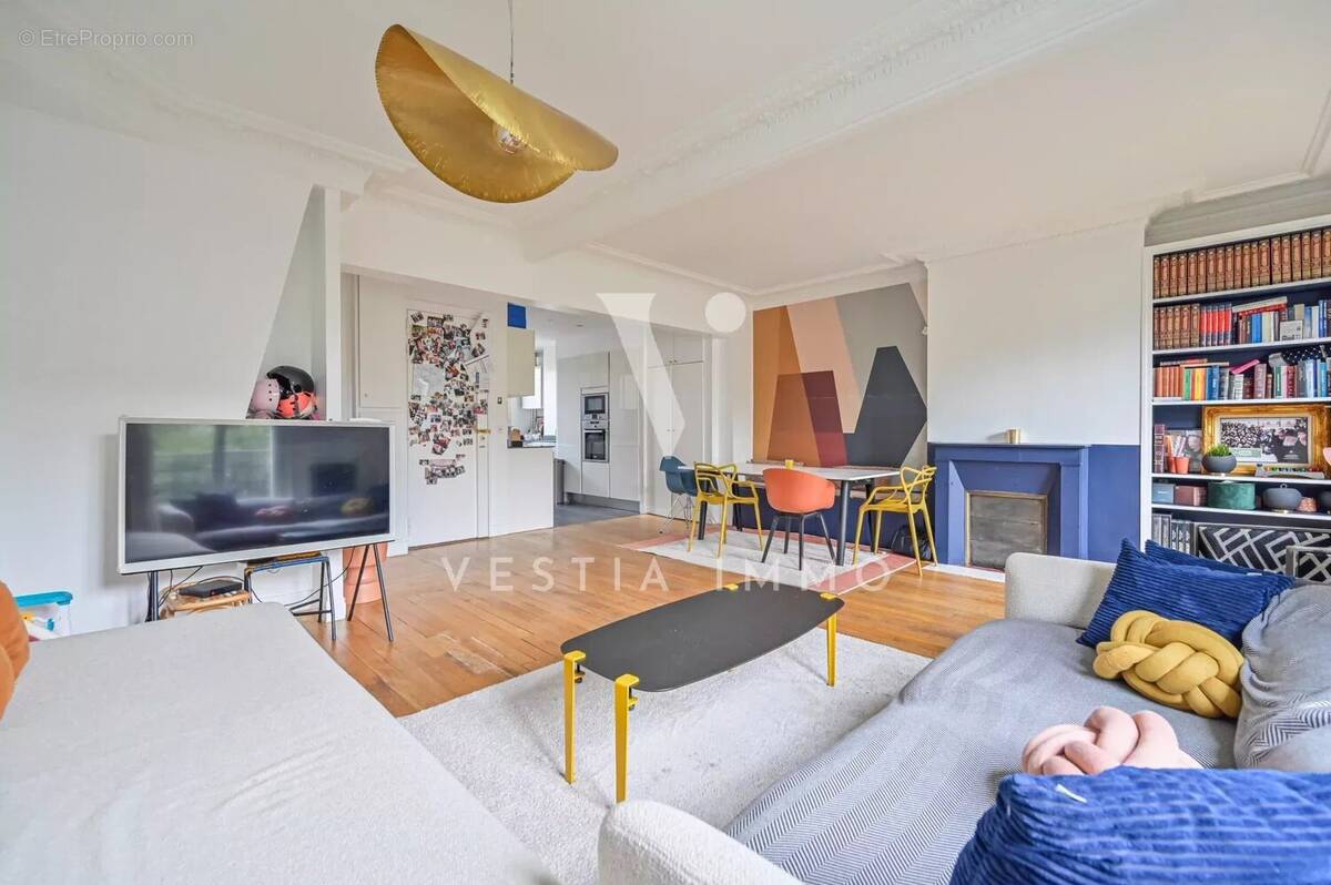 Appartement à NEUILLY-SUR-SEINE