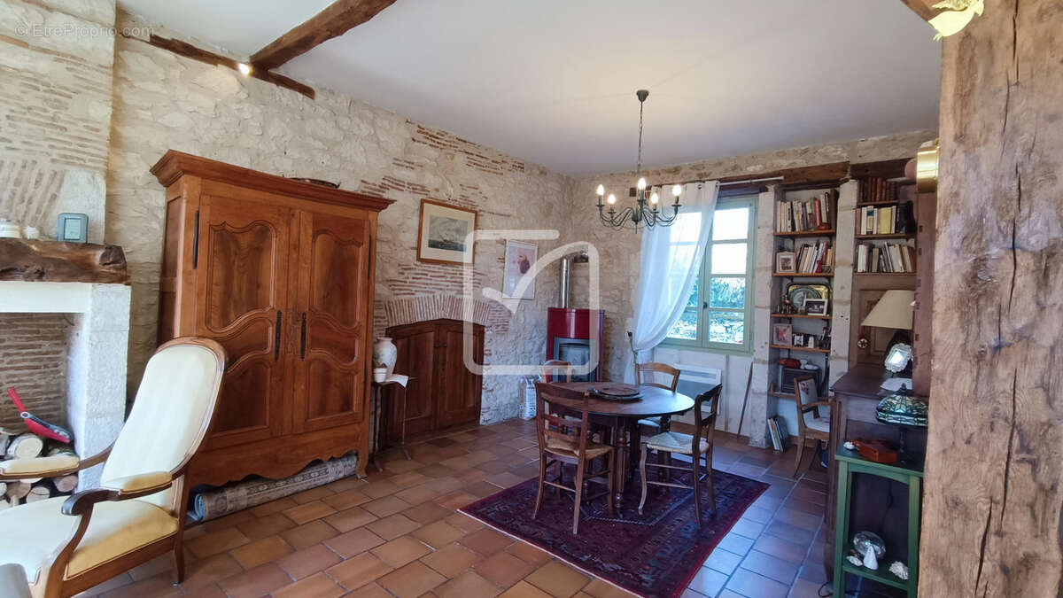 Maison à CUBJAC
