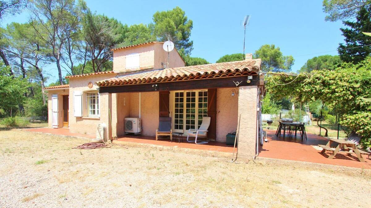 Maison à LE CANNET-DES-MAURES