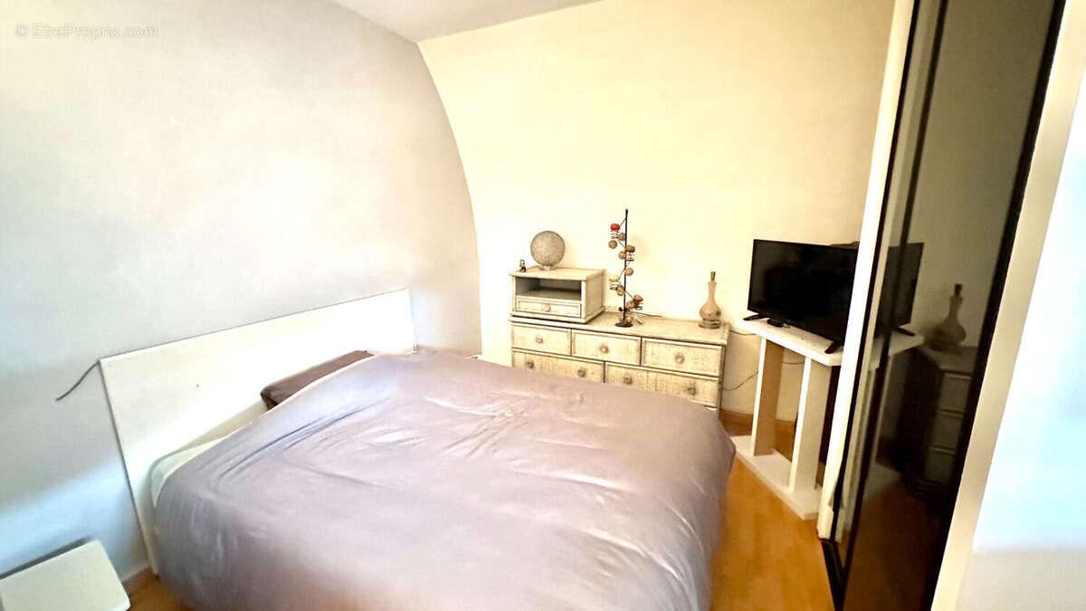 Appartement à ENTRAIGUES-SUR-LA-SORGUE