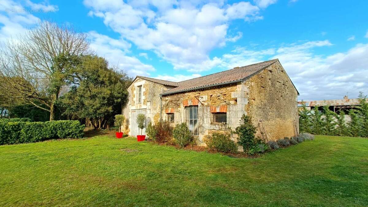 Maison à MARIGNY-BRIZAY
