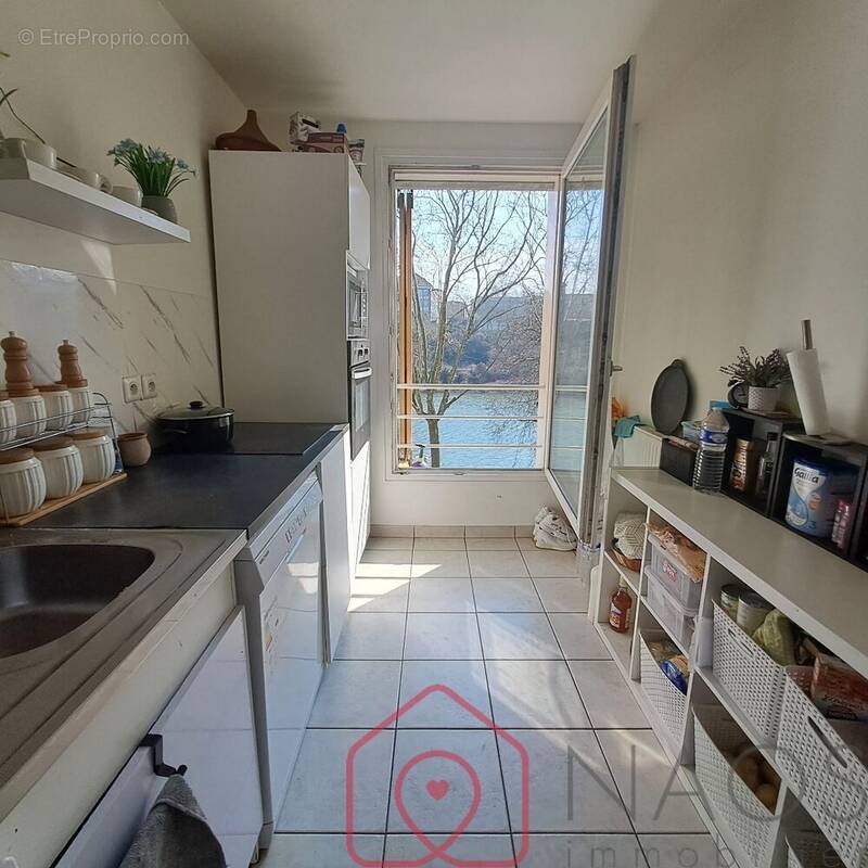 Appartement à L&#039;ILE-SAINT-DENIS