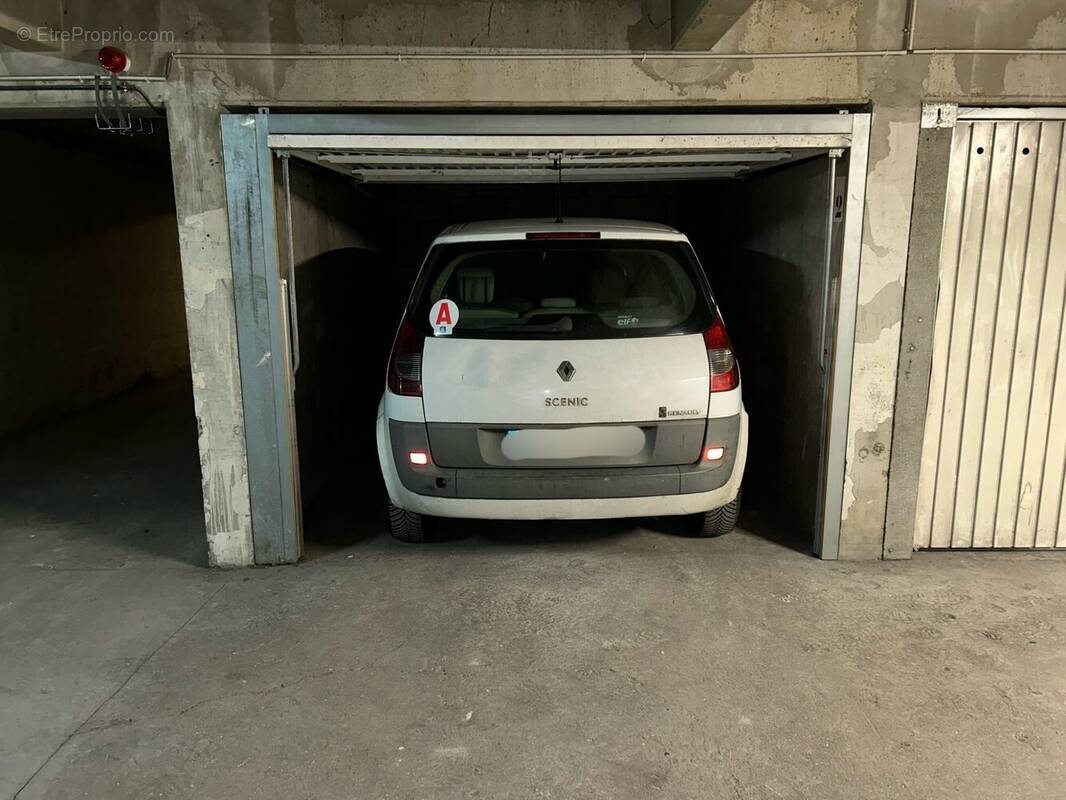 Parking à PARIS-19E