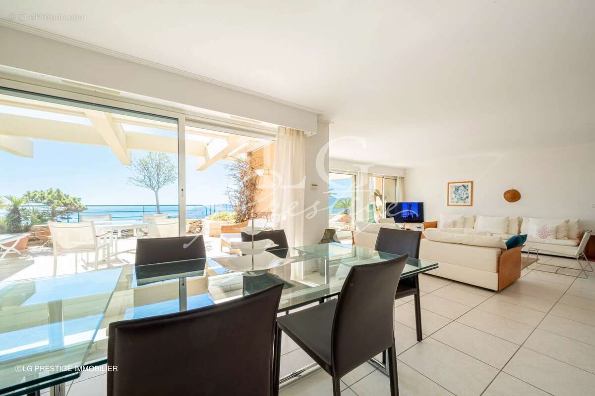 Appartement à MANDELIEU-LA-NAPOULE