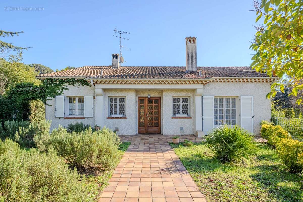 Maison à MOUGINS