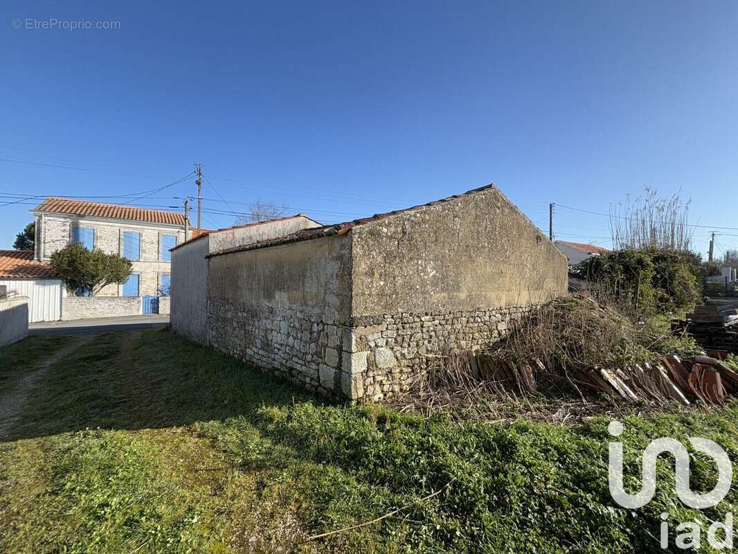 Photo 4 - Parking à BOURCEFRANC-LE-CHAPUS