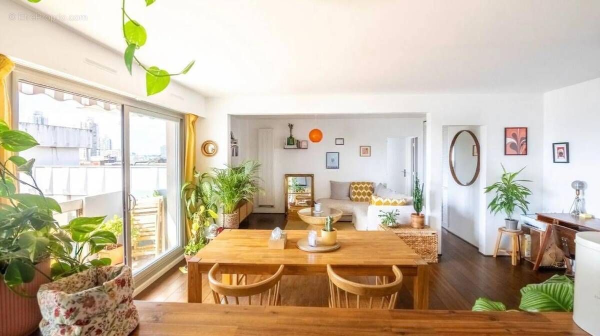 Appartement à PARIS-19E