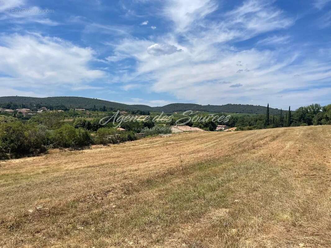 Terrain à SAINT-MAXIMIN-LA-SAINTE-BAUME