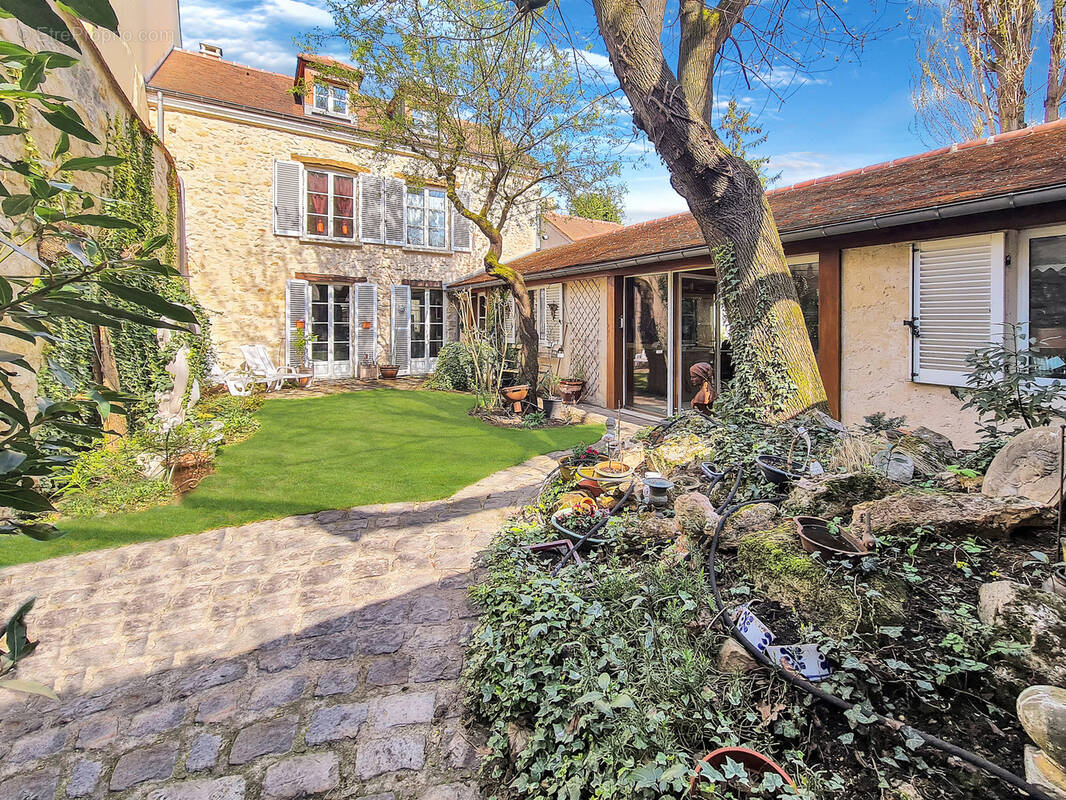 Maison à THIAIS