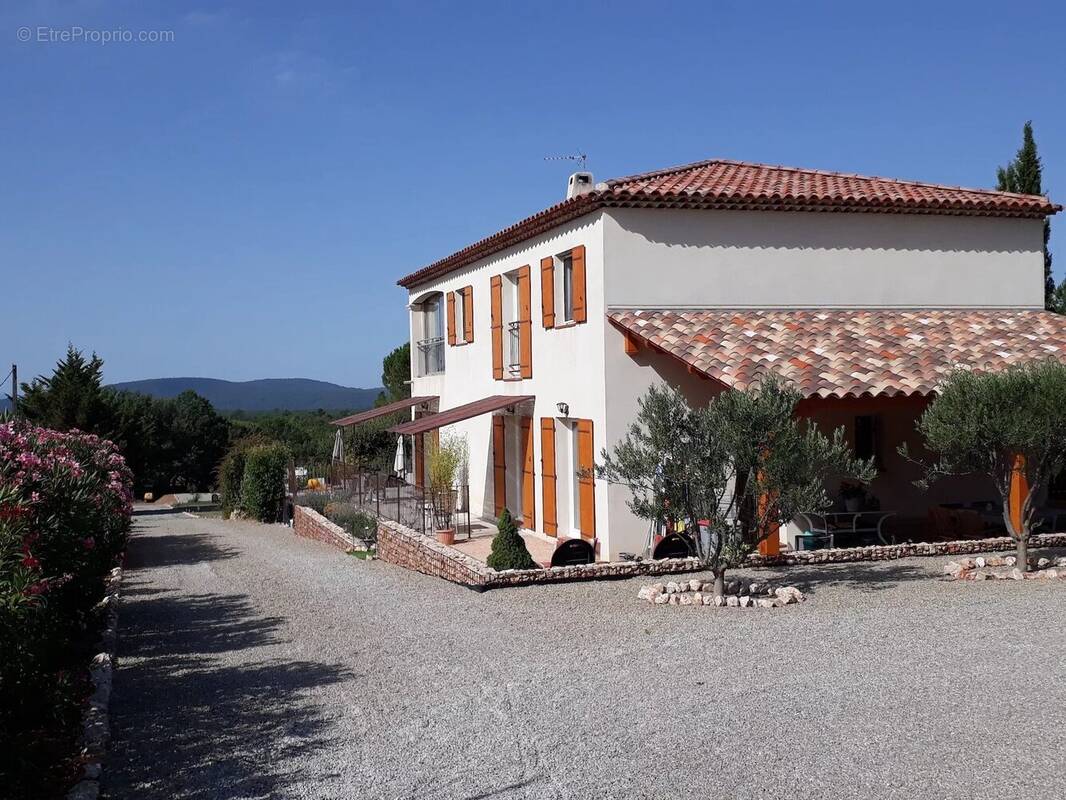 Maison à AUPS