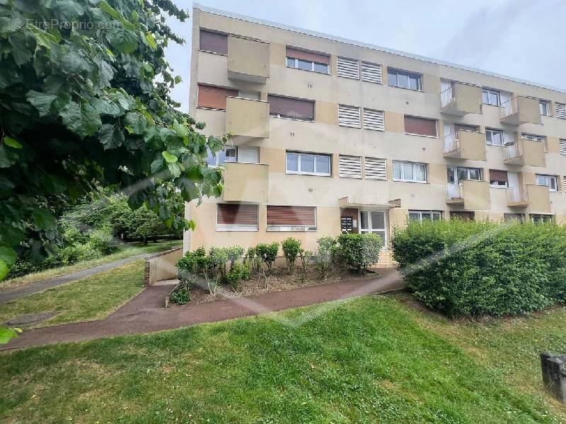 Appartement à EPINAY-SOUS-SENART
