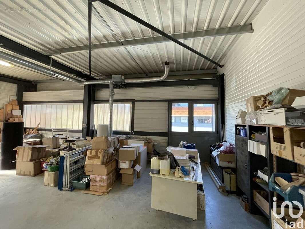 Photo 6 - Commerce à VEUREY-VOROIZE