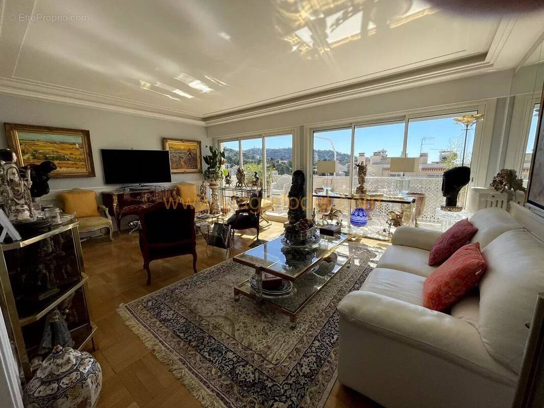 Appartement à LE CANNET