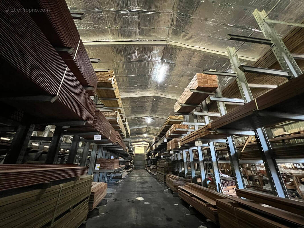 Commerce à LAMENTIN
