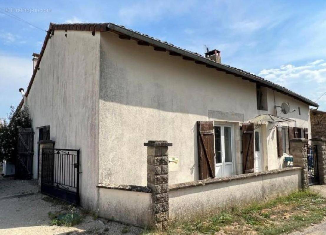 Maison à RUFFEC