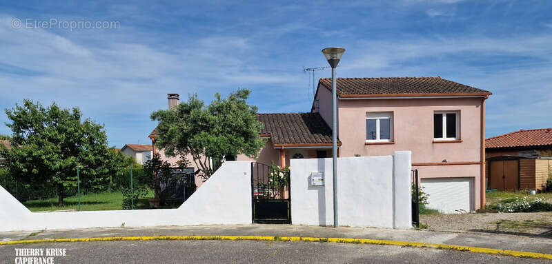 Maison à MONTECH