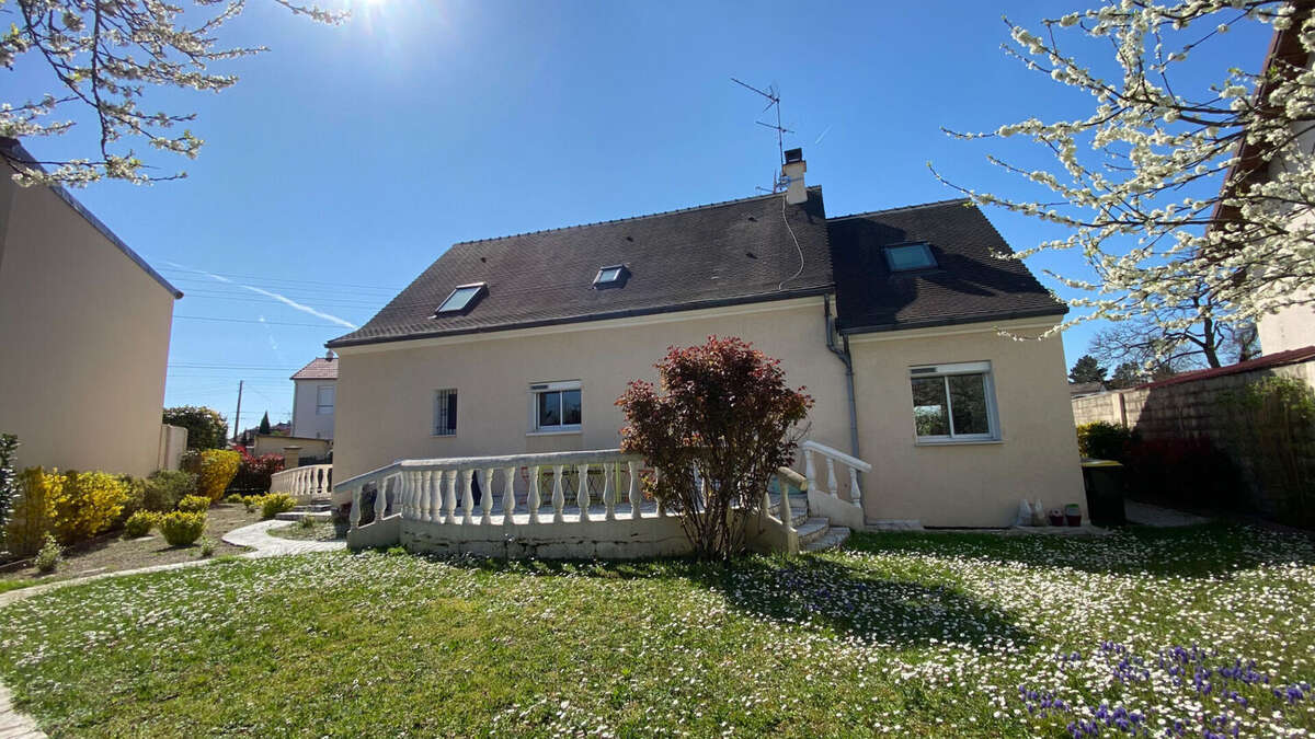 Maison à BEAUCHAMP