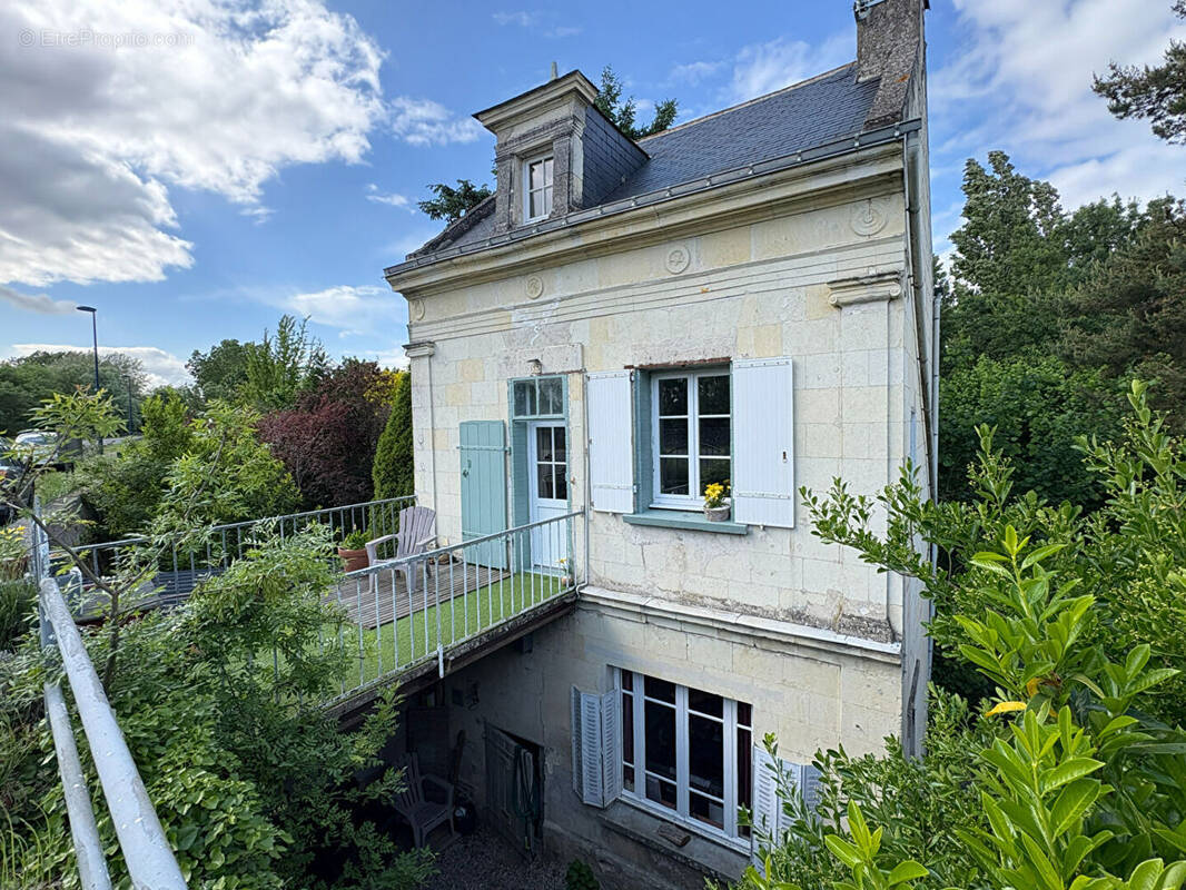 Maison à SAINT-CLEMENT-DES-LEVEES