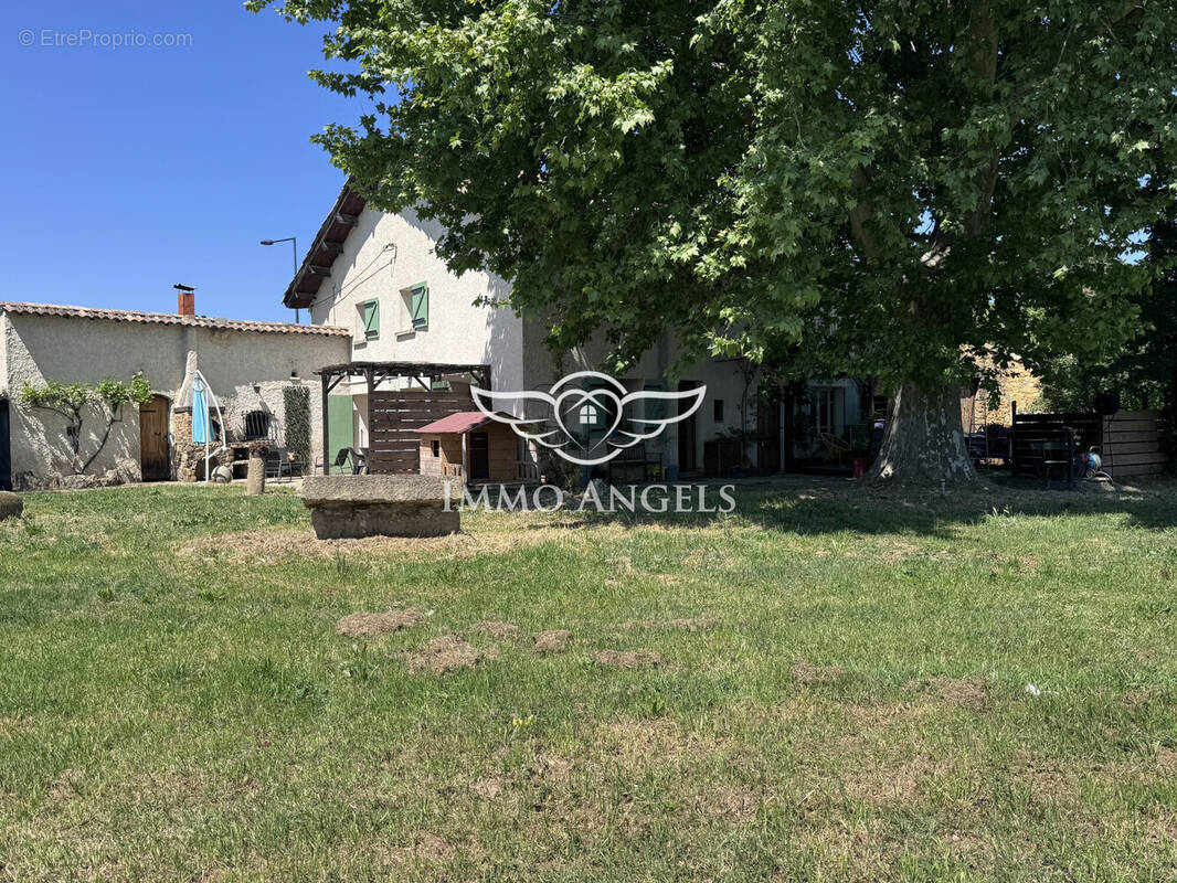 Maison à LAPALUD