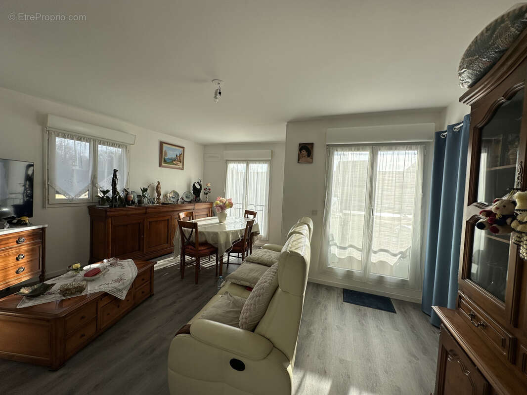 Appartement à LAMORLAYE